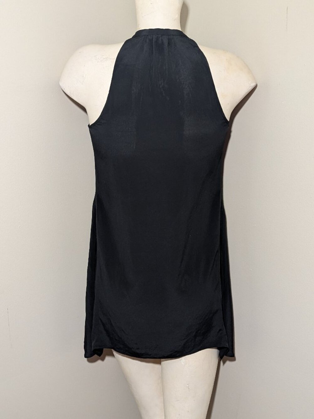 VINCE Silk Ruffle Sleeveless Blouse XS Black 100% Silk - Picture 4 of 9